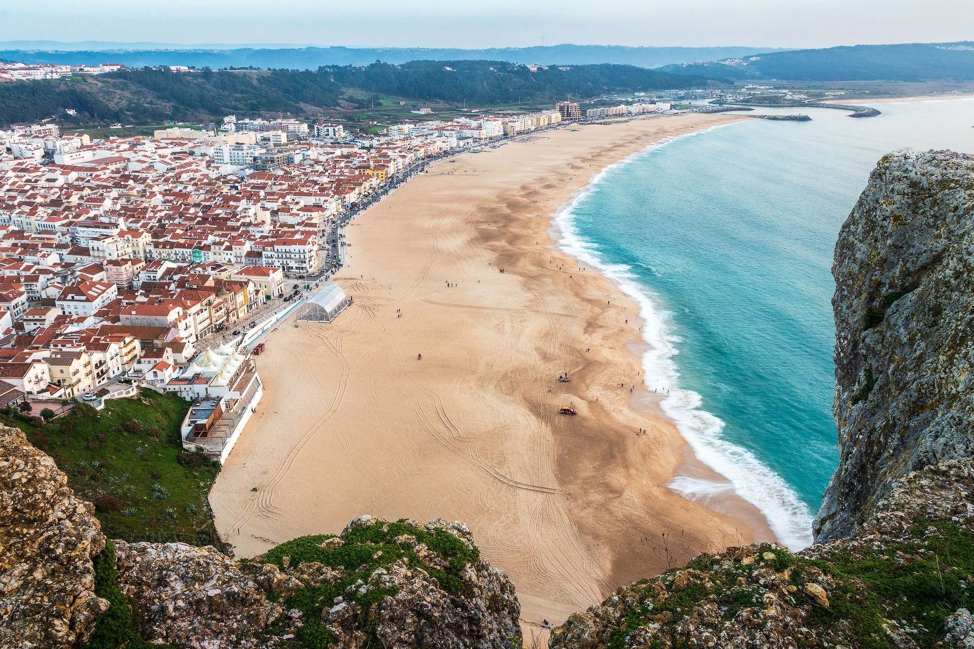 Nazaré beach seen from above, from the viewpoint of the Sítio.