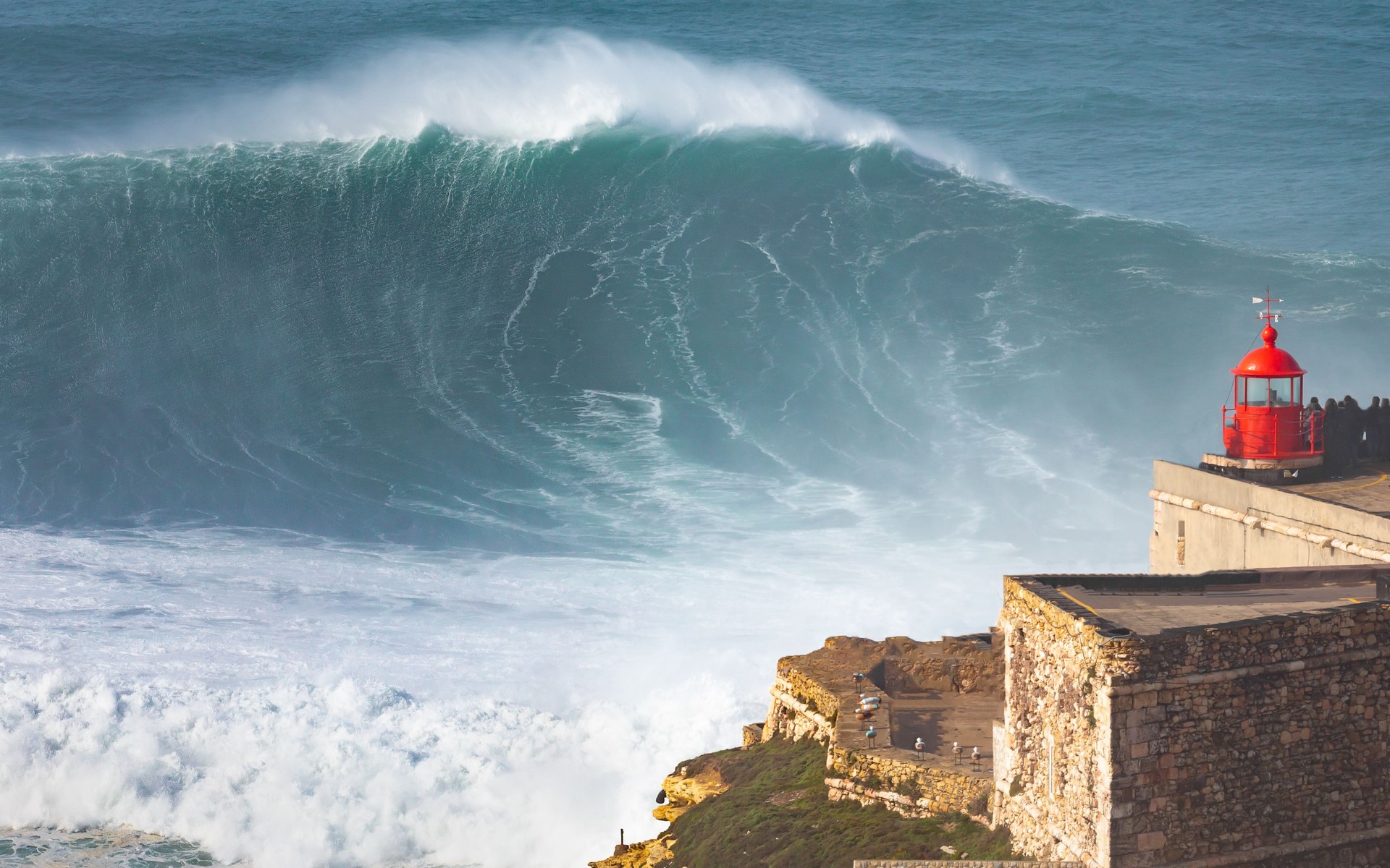 Biggest Wave In The World, Nazare, Portugal